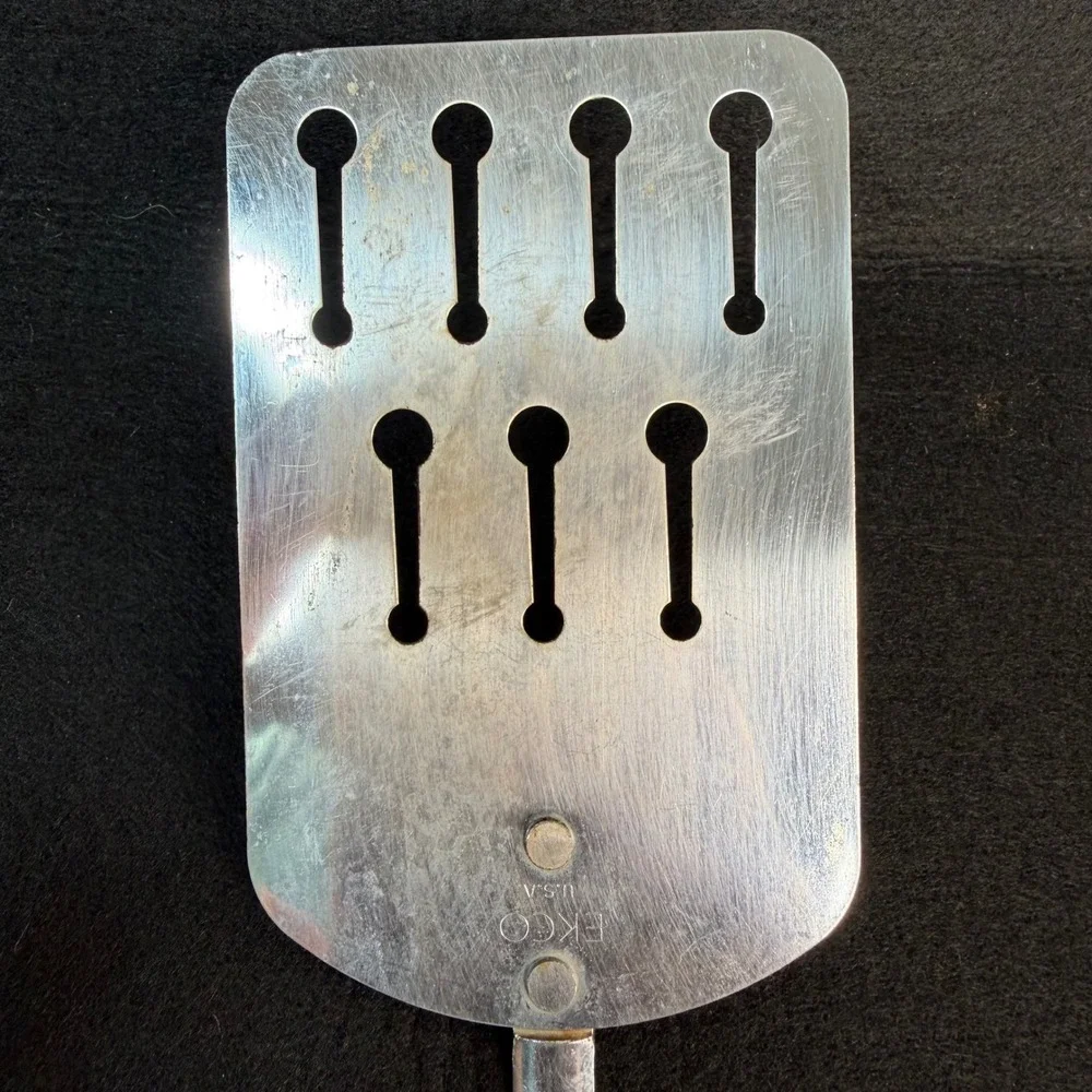 Vintage Ekco USA Metal Keyhole Slotted Spatula Flipper Turner Black Handle 13